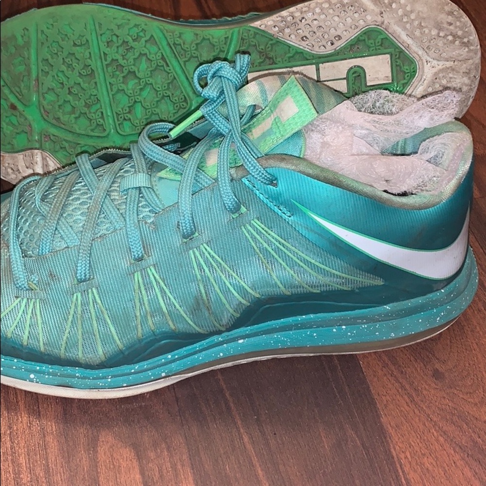 Nike basketball shoe